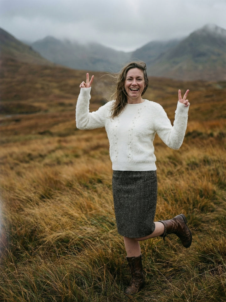 Luxury Cashmere & Fur-Effect Ribbed Jumper – Glamour Knit with Metallic Button Detail (UK 8-12)