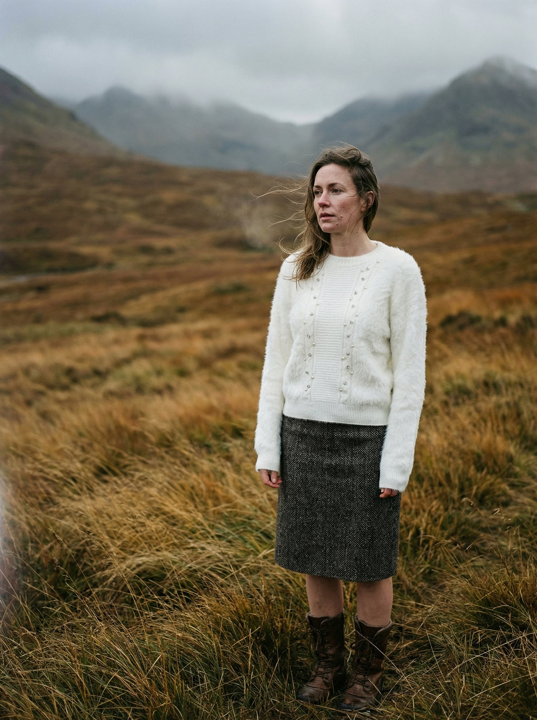 Luxury Cashmere & Fur-Effect Ribbed Jumper – Glamour Knit with Metallic Button Detail (UK 8-12)