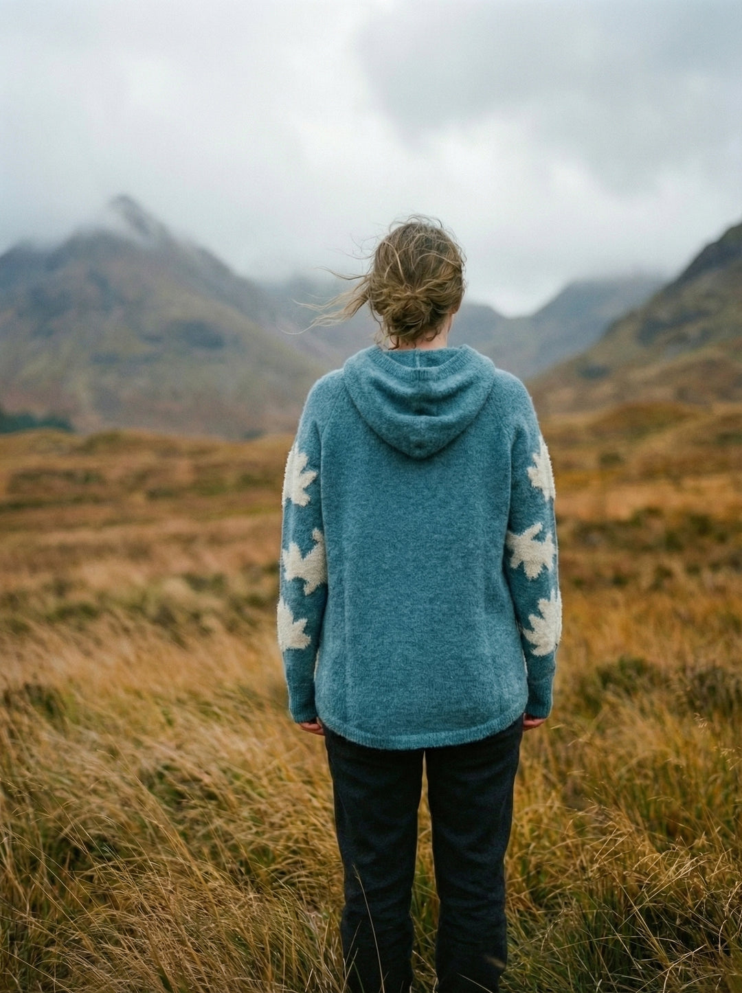 Luxury Embroidered Cashmere Hooded Jumper – Oversized High-Low Knit with Floral Detail (UK 8-14)