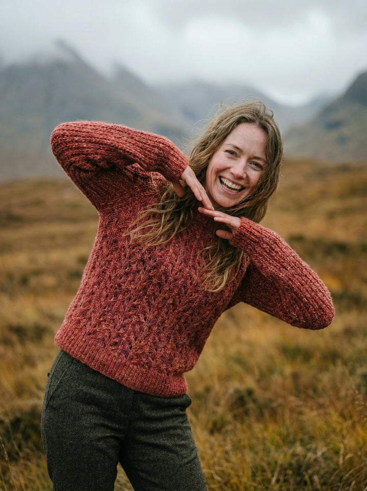 Luxury Cashmere & Wool Pointelle Knit Jumper – Scalloped Mock-Neck & Diamond Detail (UK 8-14) Red