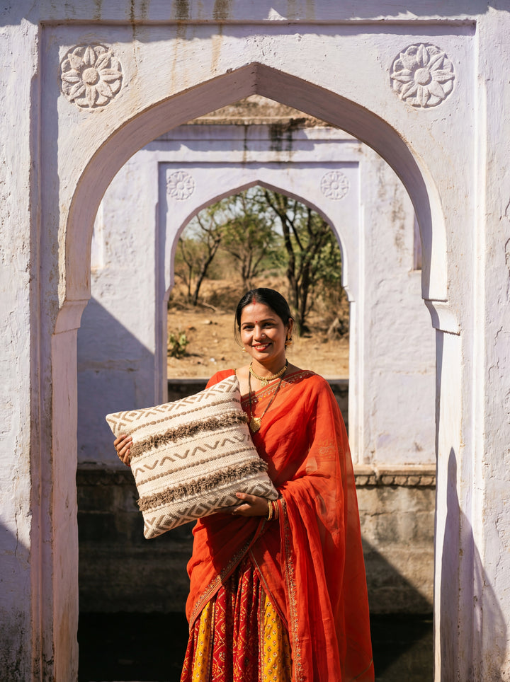 The Pure Cotton: Luxury 18x18" Hand-Woven Ivory Cushion – Natural Fiber Weave