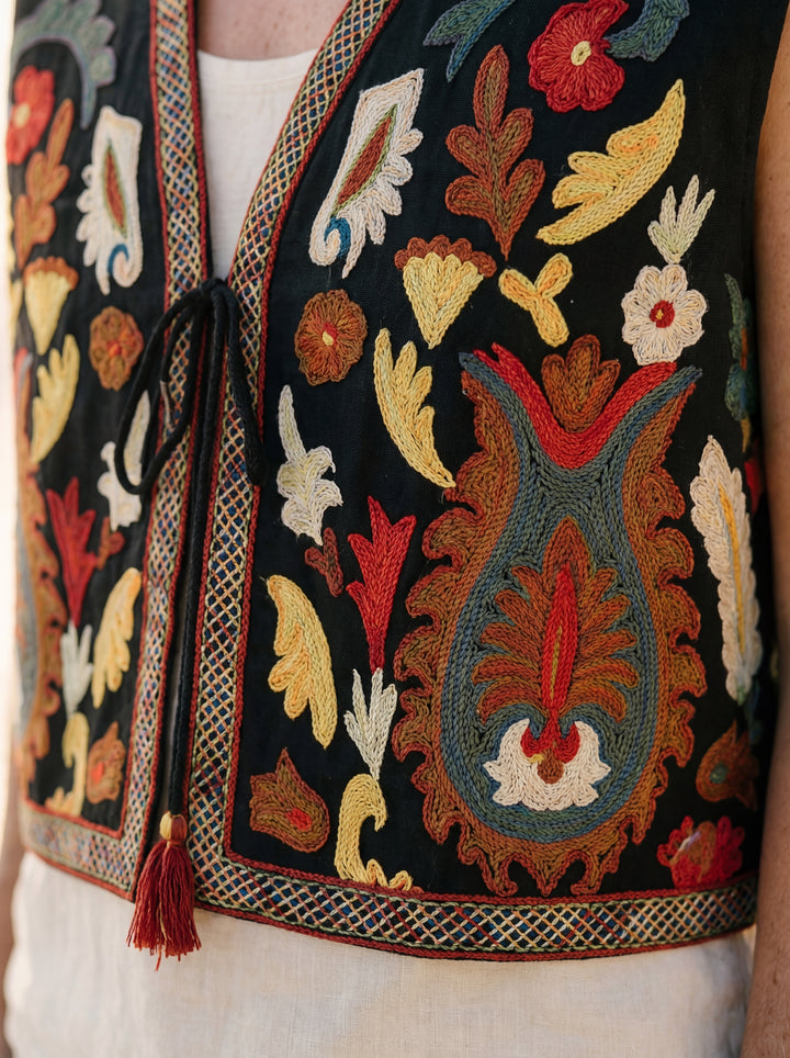 The "Zania" Quilted Vest – Charcoal with Sunset Floral Embroidery Gilet
