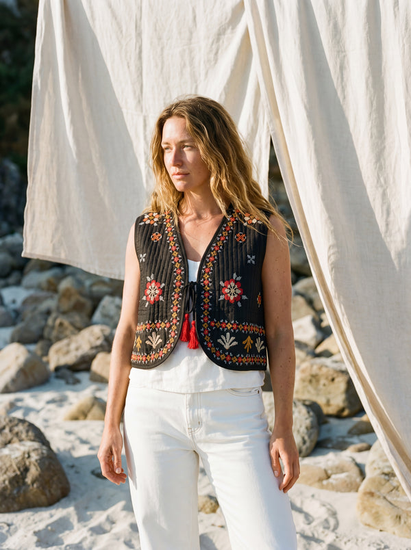 The "Lina" Quilted Vest – Charcoal with Sunset Floral Embroidery Gilet