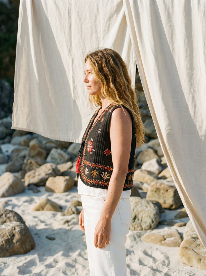 The "Lina" Quilted Vest – Charcoal with Sunset Floral Embroidery Gilet