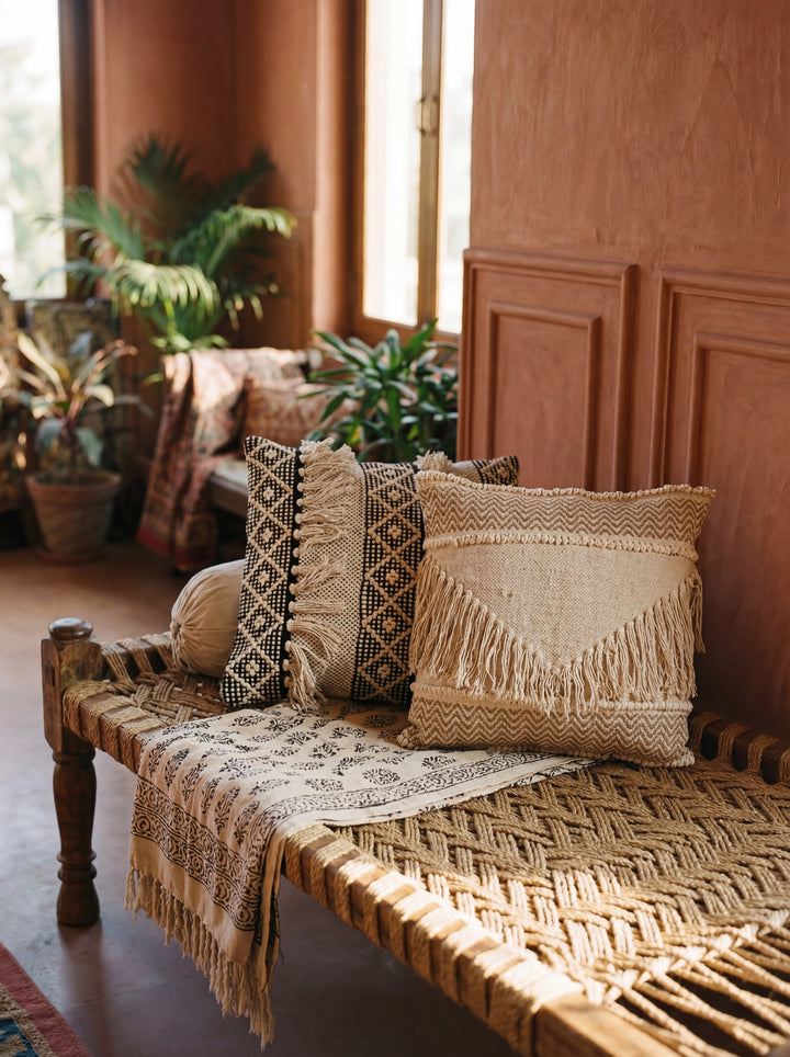 The Heritage Weaver: 18x18" Hand-Loomed Cotton Cushion – Artisans of Humanity
